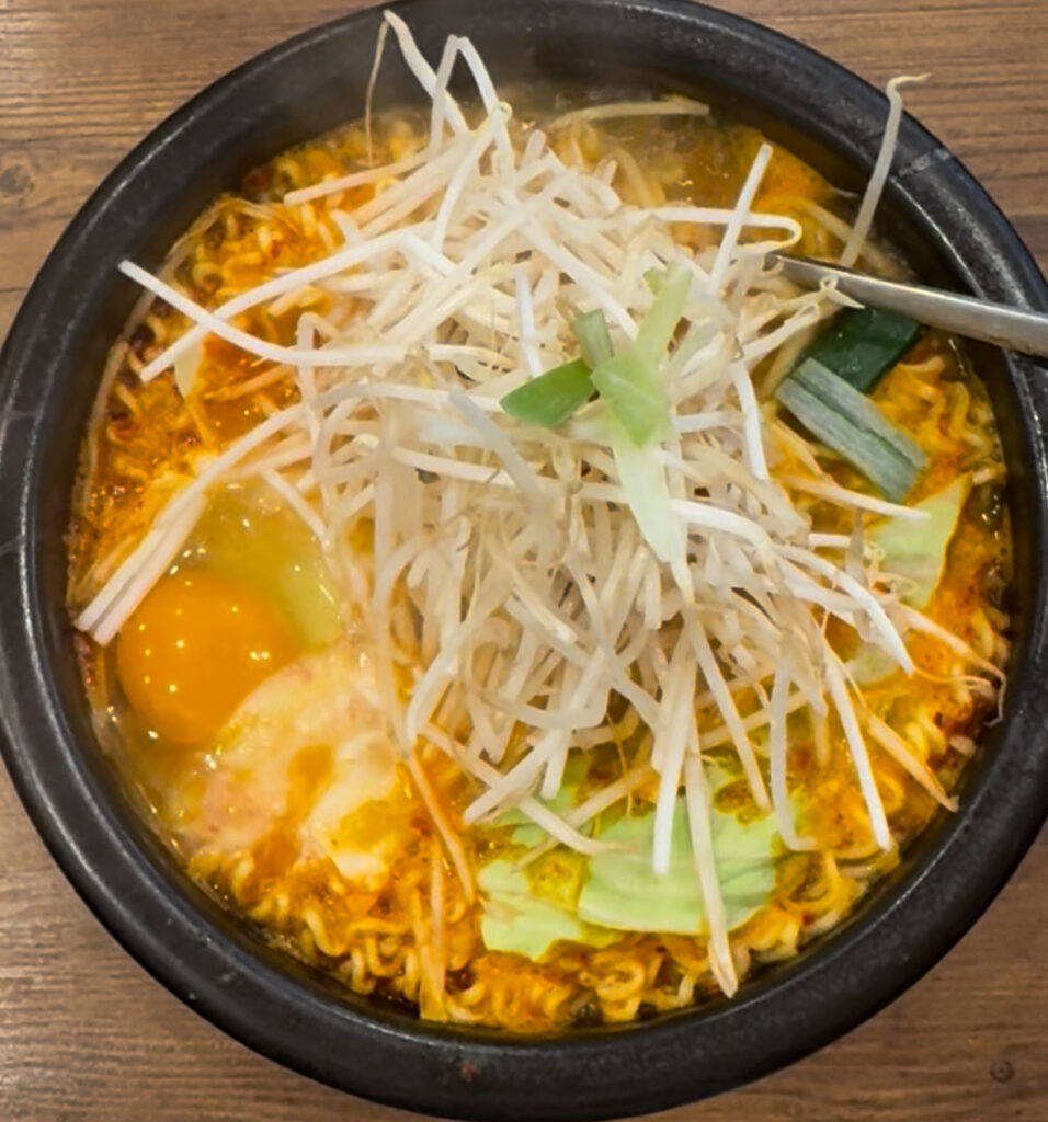 韓国ラーメンの写真