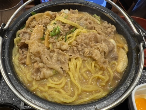 吉野家の「牛肉玉ラーメン鍋」の写真