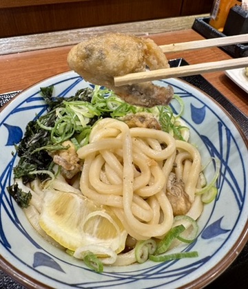 牡蠣バターぶっかけうどんの写真
