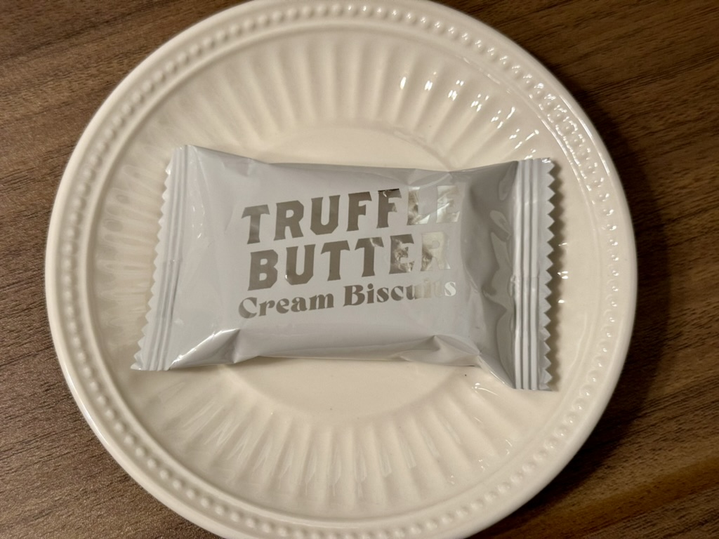 トリュフバタービスケットの個包装の写真