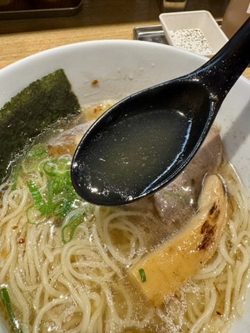 龍旗信LEOの塩ラーメンの写真