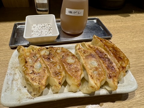 龍旗信LEOの塩ぎょうざの写真