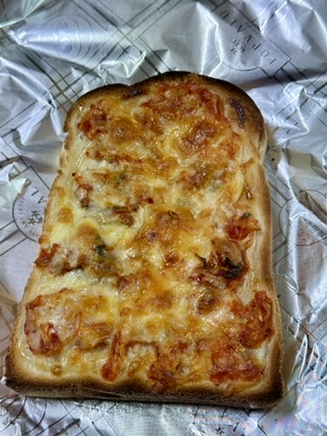 キムチマヨチーズトーストの写真