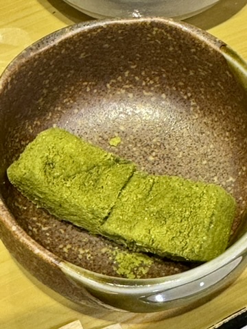 「抹茶味のわらびもち」の写真