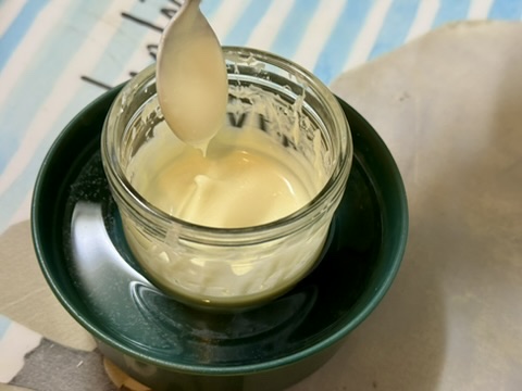 チョコレートを湯煎で溶かしているところの写真