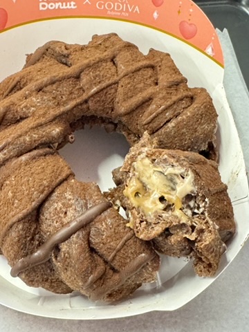 ミスタードーナツ「生ショコラフレンチ キャラメルプラリネ」の写真