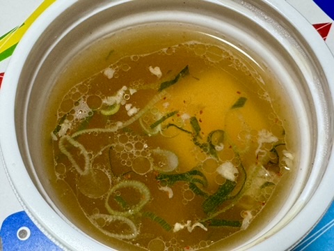 セブンイレブンの「肉吸い」の写真